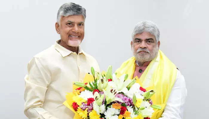 ఏపీ సీఎం చంద్రబాబుకు తెలంగాణ స్పీకర్ రిక్వెస్టు ఏపీ సీఎం చంద్రబాబుకు తెలంగాణ స్పీకర్ రిక్వెస్టు