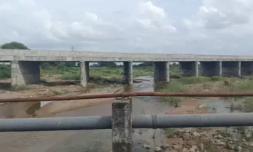 పనులు పూర్తైనా.. వంతెన ప్రారంభించరా..?