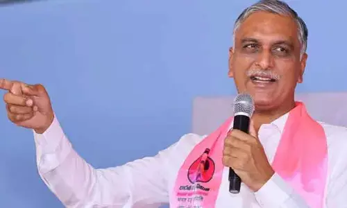 కాలువల్లో నీళ్లు వదలండిః హరీష్‌ రావు