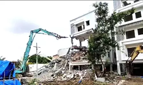 కొనసాగిన కూల్చివేతలు