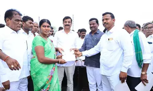 MLA : నిరుపేదలకు వరం సీఎం సహాయ నిధి..