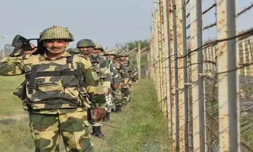 BSF: భారత్‌లోకి చొరబడిన బంగ్లాదేశీయులను అదుపులోకి తీసుకున్న బీఎస్ఎఫ్ బలగాలు