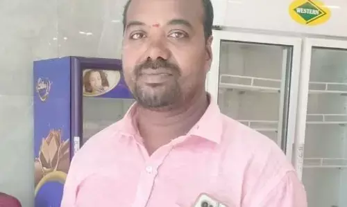 ఫోన్ రావడంతో, హీటర్ చంకలో పెట్టుకొని.. విద్యుదాఘాతంతో వ్యక్తి మృతి