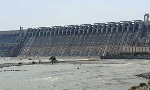 సాగర్‌కు తగ్గిన వరద.. గేట్లు బంద్‌