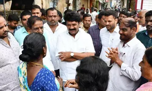 పనులు పెండింగ్ పెట్టకండిః మాజీమంత్రి తలసాని