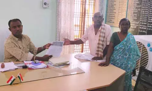 మా కొడుకే భూమిని దున్ననిస్తలేడు.. తల్లిదండ్రుల ఆవేదన