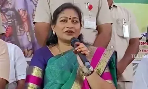 Breaking: రాజమండ్రి జైలులో ఎమోషనల్ అయిన హోంమంత్రి అనిత