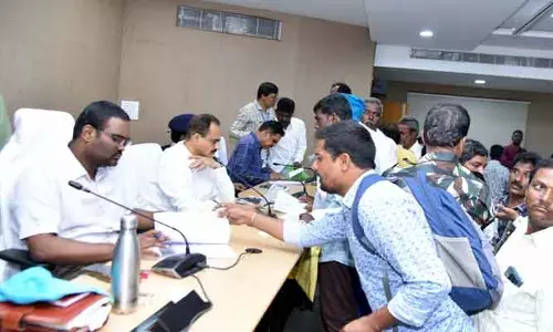 ప్రజావాణి అర్జీలను వెంటవెంటనే పరిష్కరించాలి : కలెక్టర్