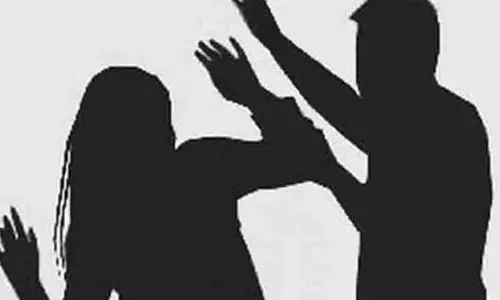 దారుణం.. జీతం అడిగినందుకు మహిళపై దాడి