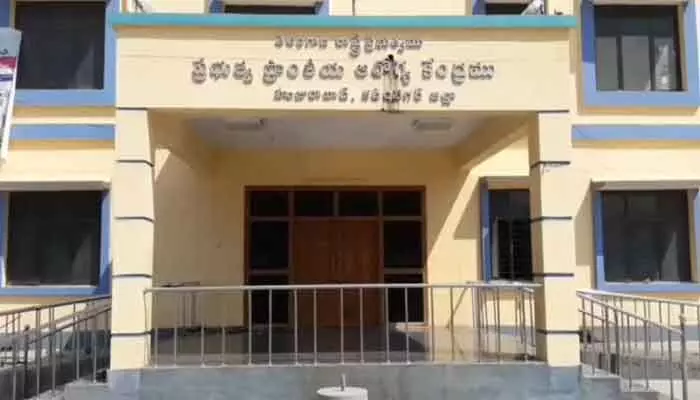 డాక్టర్లు లేరు.. పేషెంట్ల అరిగోసలు.. డాక్టర్లు లేరు.. పేషెంట్ల అరిగోసలు..