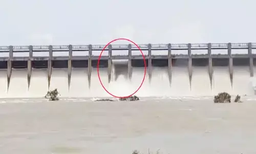 BREAKING: తుంగభద్ర ప్రాజెక్ట్ నుంచి వృథాగా పోతున్న నీరు.. అధికారుల కీలక నిర్ణయం