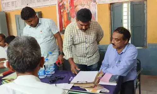 ఆశ్రమ పాఠశాలలో ఏసీబీ తనిఖీలు