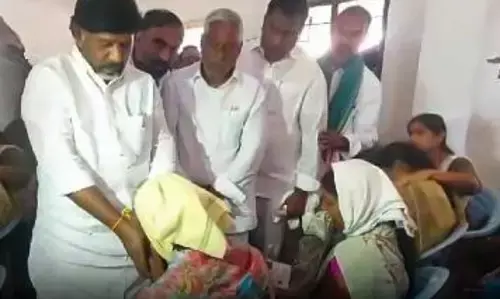 పెద్దాపూర్ గురుకులంలో..పేరెంట్స్ తో డిప్యూటీ సీఎం భేటీ!