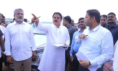 AP News:న్యాయ బద్దంగా చేసే వ్యాపారాలకు సహకరిస్తాం:మంత్రి నాదెండ్ల మనోహర్