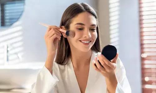 Girls makeup: రోజూ మేకప్ వేసుకుంటున్నారా?.. తర్వాత ఏం జరుగుతుందంటే..