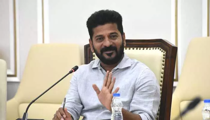 CM Revanth Reddy: తెలంగాణకు చేరుకున్న సీఎం రేవంత్ రెడ్డి బృందం CM Revanth Reddy: తెలంగాణకు చేరుకున్న సీఎం రేవంత్ రెడ్డి బృందం