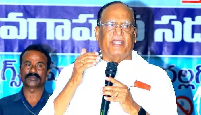 మీ భవిష్యత్తు మీ చేతుల్లోనే మీ భవిష్యత్తు మీ చేతుల్లోనే