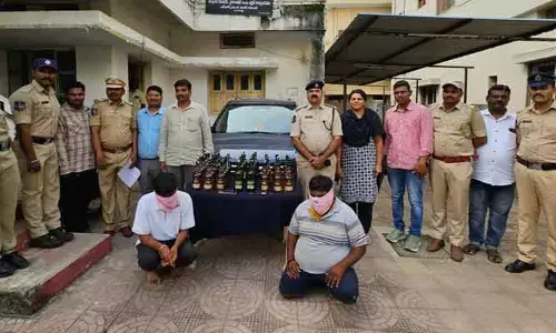 నకిలీ మద్యం బాటిళ్ల పట్టివేత