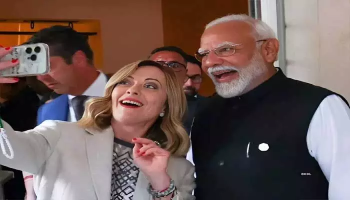 స్వాతంత్య్ర దినోత్సవం రోజున.. మోదీతో దిగిన ఫోటోను షేర్ చేసిన ఇటలీ పీఎం స్వాతంత్య్ర దినోత్సవం రోజున.. మోదీతో దిగిన ఫోటోను షేర్ చేసిన ఇటలీ పీఎం