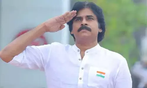 జాతీయ జెండాను ఆవిష్కరించిన డిప్యూటీ సీఎం పవన్‌ కల్యాణ్‌