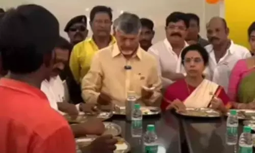 Cm Chandrababu: గుడివాడ అన్న క్యాంటీన్‌లో భోజనం చేసిన చంద్రబాబు దంపతులు