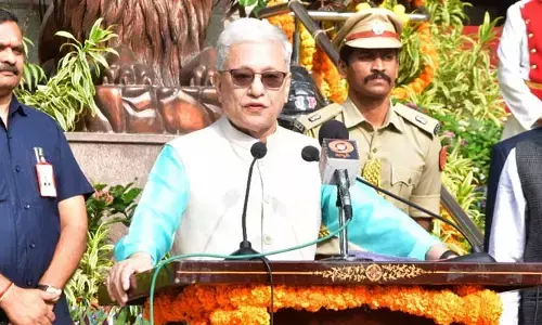 8 మందికి గవర్నర్‌ ప్రతిభా పురస్కారాలు