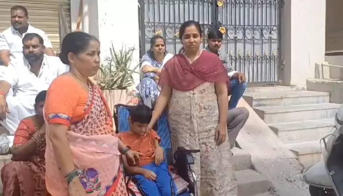 Hyderabad: కొడుకు వద్దు, నువ్వు మాత్రమే కావాలన్న భర్త!.. భార్య న్యాయ పోరాటం Hyderabad: కొడుకు వద్దు, నువ్వు మాత్రమే కావాలన్న భర్త!.. భార్య న్యాయ పోరాటం
