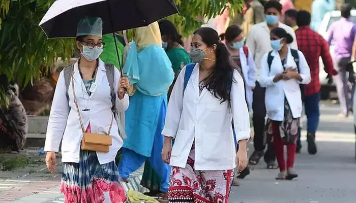 Hospital: దాడి చేసిన 6 గంటల్లోగా కేసు పెట్టండి.. ఆస్పత్రులకు కేంద్రం ఆదేశం Hospital: దాడి చేసిన 6 గంటల్లోగా కేసు పెట్టండి.. ఆస్పత్రులకు కేంద్రం ఆదేశం