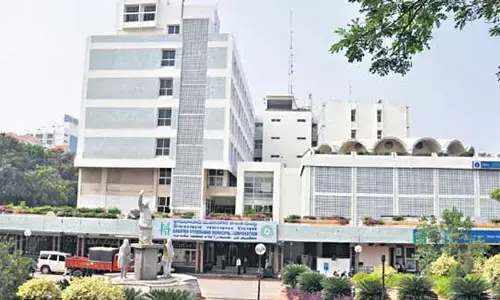 GHMC: ఆదాయం‌పై అశ్రద్ధ.. దుబారా పైనే శ్రద్ధ..!