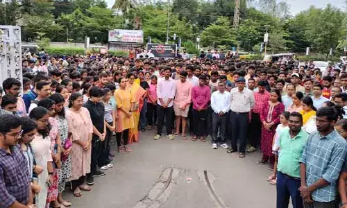 కోల్ కతా ఘటన.. ఎన్ ఐటీలో క్యాండిల్‌లైట్ మార్చ్‌