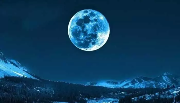 Blue Moon : రక్షాబంధన్ నాడు బ్లూ మూన్.. ఈ అద్భుతం ఎలా జరుగుతుందో తెలుసుకుందామా.. Blue Moon : రక్షాబంధన్ నాడు బ్లూ మూన్.. ఈ అద్భుతం ఎలా జరుగుతుందో తెలుసుకుందామా..