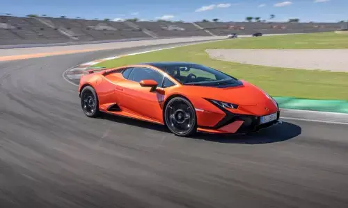 Luxury cars: భారత్‌లో జోరందుకున్న లగ్జరీ కార్ల అమ్మకాలు