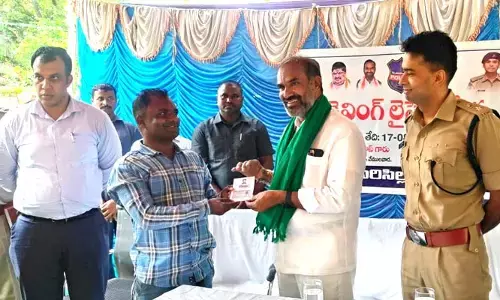 వాహనదారులు బాధ్యతగా డ్రైవింగ్ లైసెన్స్ తీసుకోవాలి