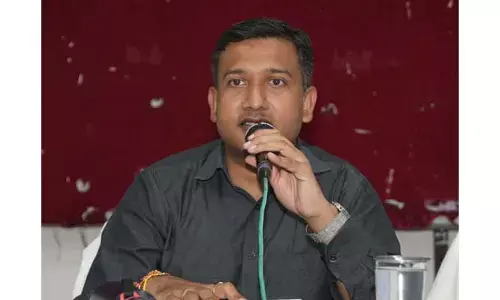 గురుకులాల్లో నాణ్యమైన విద్య, భోజనం అందించాలిః కలెక్టర్ రాజర్షి షా