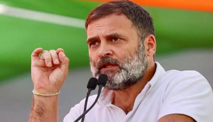 మోడీ ఎస్సీ, ఎస్టీ, ఓబీసీ వర్గాల రిజర్వేషన్లను బహిరంగంగానే లాక్కుంటున్నారు: రాహుల్ గాంధీ మోడీ ఎస్సీ, ఎస్టీ, ఓబీసీ వర్గాల రిజర్వేషన్లను బహిరంగంగానే లాక్కుంటున్నారు: రాహుల్ గాంధీ