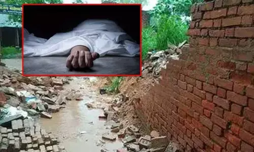 Breaking: చిన్నారులపై కూలిన గోడ.. తమ్ముడు మృతి.. అన్న పరిస్థితి విషమం
