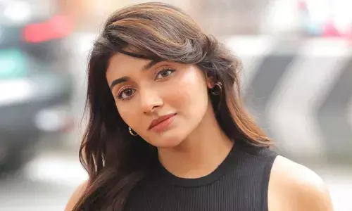 Mirna Menon: మత్తెకించే కళ్ళతో  మెస్మరైజ్ చేస్తున్న మిర్నా మీనన్