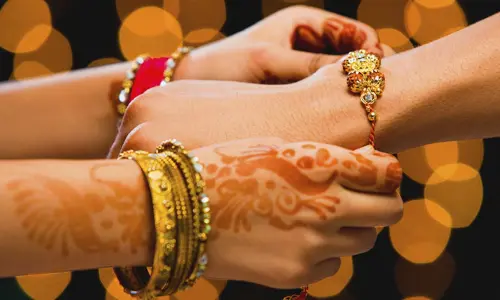 Raksha Bandhan : అన్నాతమ్ముళ్లు  లేనివారు ఈ చెట్లకు రాఖీ కట్టండి.. అంతా శుభమే అంటున్న జ్యోతిష్యులు