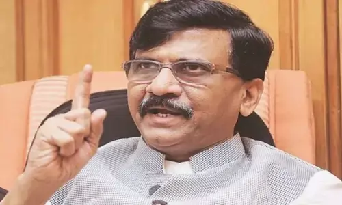 Sanjay Raut: మహారాష్ట్ర, జార్ఖండ్‌లకు షెడ్యూల్‌ ప్రకటనలో జాప్యంపై సంజయ్ రౌత్ విమర్శలు