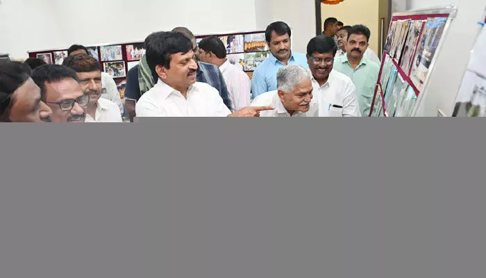 World Photography Day: తెలంగాణ ఫొటో జర్నలిస్టులకు మంత్రి పొంగులేటి ప్రశంస World Photography Day: తెలంగాణ ఫొటో జర్నలిస్టులకు మంత్రి పొంగులేటి ప్రశంస
