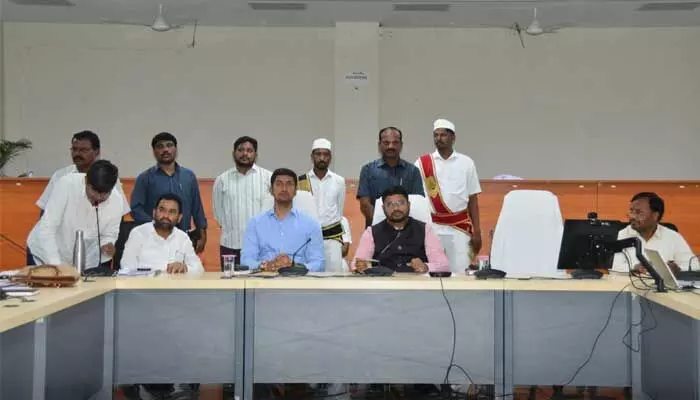 రుణమాఫీపై వినతుల కోసం మండలానికో అధికారిః కలెక్టర్ రిజ్వాన్ భాషా షేక్ రుణమాఫీపై వినతుల కోసం మండలానికో అధికారిః కలెక్టర్ రిజ్వాన్ భాషా షేక్