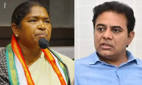 రాఖీ రోజు మహిళా మంత్రిని నిందించడం కేటీ‌ఆర్‌కే చెల్లింది.. సీతక్క కౌంటర్