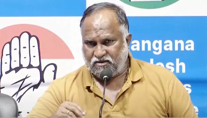BREAKING: కేటీఆర్కు కేసీఆర్ పొలిటికల్ కోచింగ్ ఇవ్వాలి: జగ్గారెడ్డి సంచలన వ్యాఖ్యలు BREAKING: కేటీఆర్కు కేసీఆర్ పొలిటికల్ కోచింగ్ ఇవ్వాలి: జగ్గారెడ్డి సంచలన వ్యాఖ్యలు