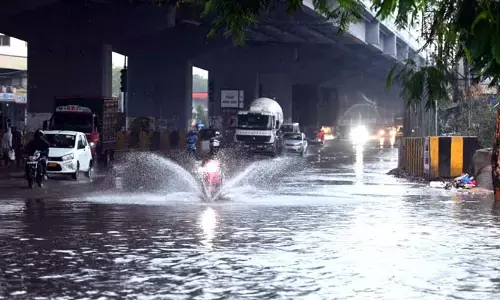 Heavy Rains: భారీ వర్షాల ఎఫెక్ట్.. ఆ ఉద్యోగులకు సెలవులు రద్దు