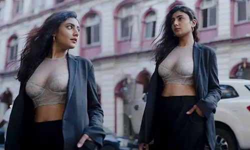 తన ఎద అందాలతో పిచ్చెక్కిస్తున్న Jhanvi Gurnani