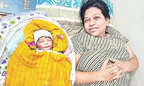 Trending: ప్రభుత్వాసుపత్రిలో ప్రసవించిన న్యాయమూర్తి.. నెట్టింట్లో ఫొటో వైరల్