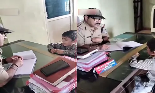 Viral Video: మా నాన్నను జైల్లో వేయండి!.. పోలీస్‌స్టేషన్ కు ఐదేళ్ల బాలుడు