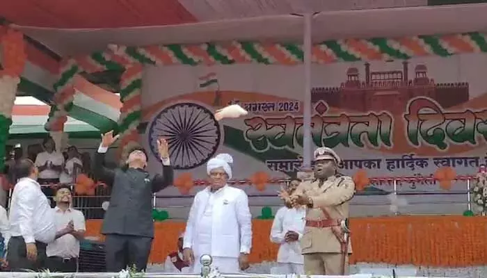 chhattisgarh: పంద్రాగస్టు వేడుకల్లో వదిలిన పావురం ఎగరలేదని చర్యలకు ఎస్పీ డిమాండ్ chhattisgarh: పంద్రాగస్టు వేడుకల్లో వదిలిన పావురం ఎగరలేదని చర్యలకు ఎస్పీ డిమాండ్