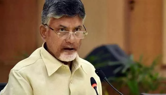 శాంతి భద్రతల విషయంలో.. రాజీపడొద్దు! ఏపీ సీఎం చంద్రబాబు శాంతి భద్రతల విషయంలో.. రాజీపడొద్దు! ఏపీ సీఎం చంద్రబాబు