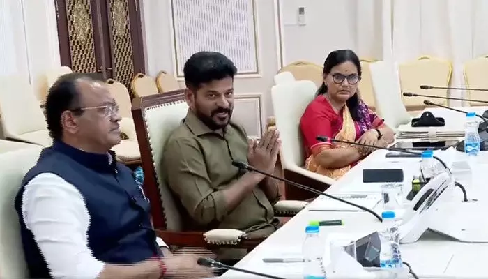Revanth Reddy: భూసేకరణ పారదర్శకంగా జరగాలి.. అధికారులకు సీఎం ఆదేశాలు Revanth Reddy: భూసేకరణ పారదర్శకంగా జరగాలి.. అధికారులకు సీఎం ఆదేశాలు